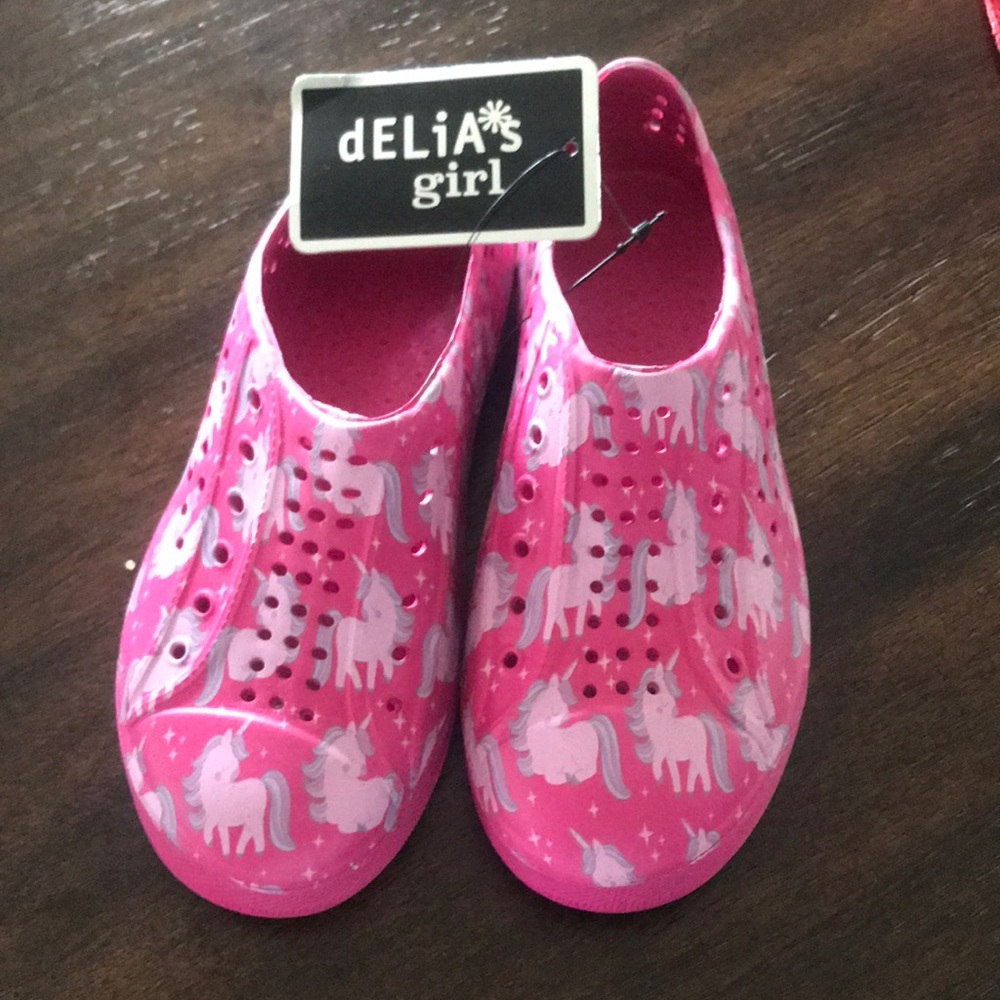 NWT Pool and Play Shoes